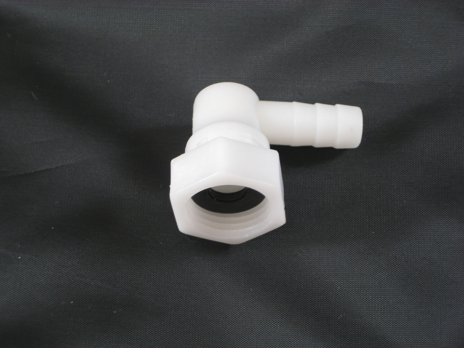 Coude d'alimentation en PVC Coude d'alimentation en PVC