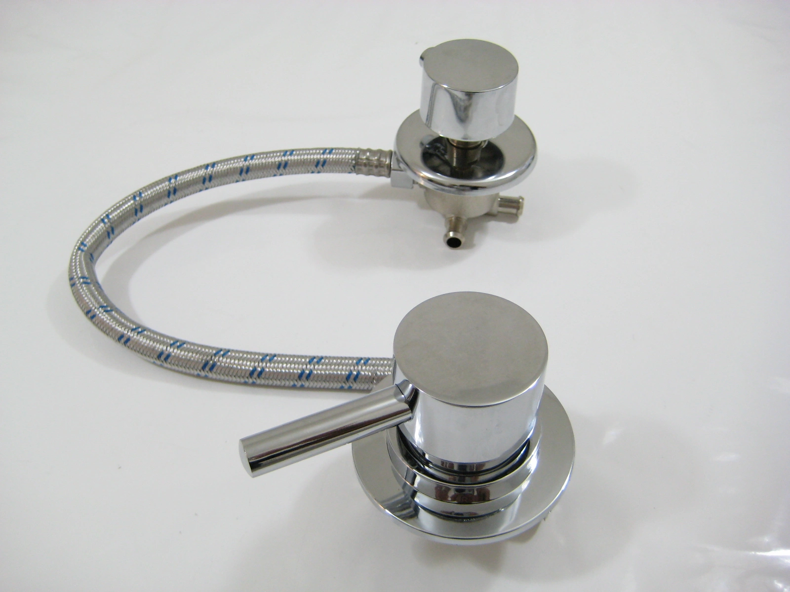 Robinet mitigeur universel douche mécanique avec inverseur 2 positions pour  entraxe de 10cm à 45cm - Aurlane